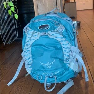 Osprey Sirrus 24L with Komperdell poles